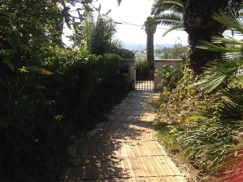 Hotel La Mandarinette La Seyne-sur-Mer Exterior foto